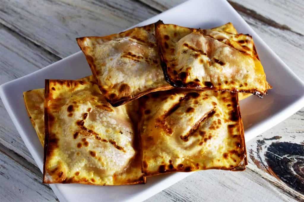 grilled wontons with buffalo chicken